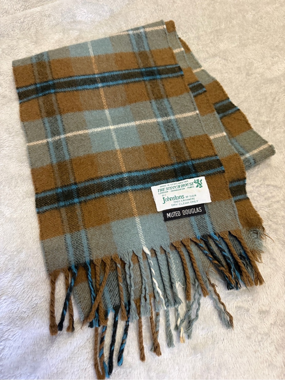 Vintage Johnstons of Elgin %100 Cashmere Plaid Scarf